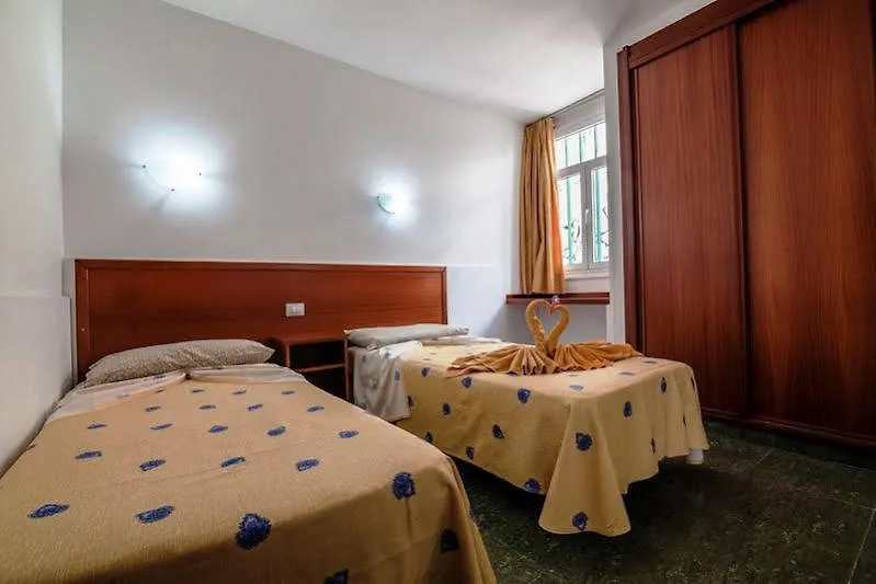 Apartamentos Heliomar Porto Rico Hotel